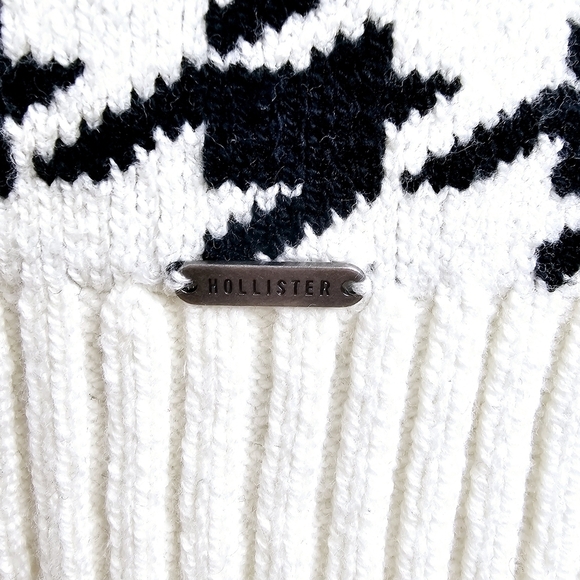 Hollister Black & White Houndstooth Sweater Vest - Picture 4 of 7